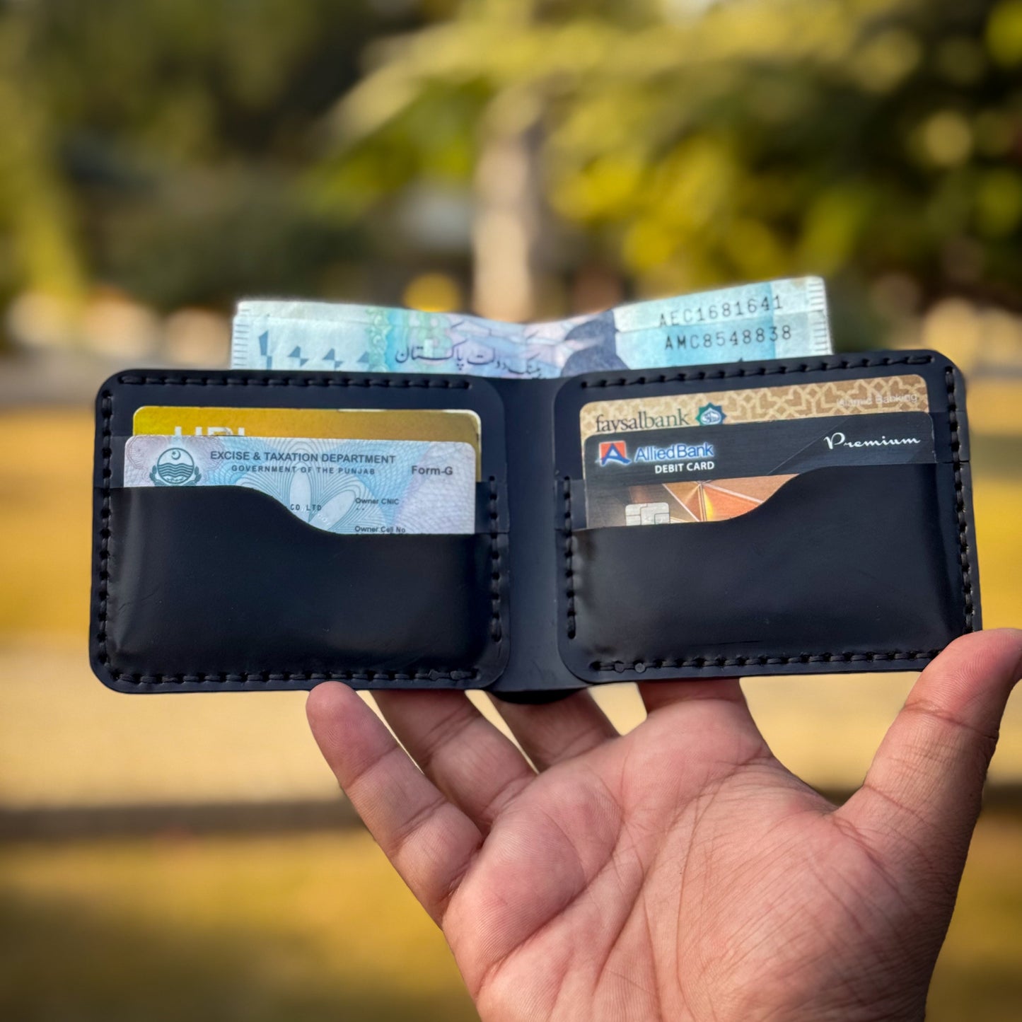 The Sanaai Bifold Wallet - Black